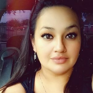 Meet your Posher, Cassandra